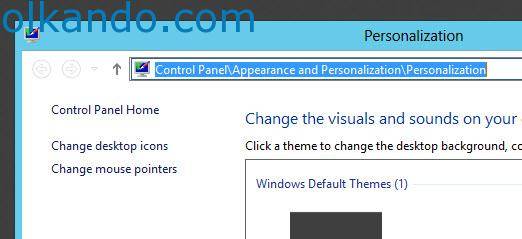 Kişiselleştirme penceresinin sol tarafındaki bağlantı listesi; artık Change desktop icons seçeneği de görünüyor.