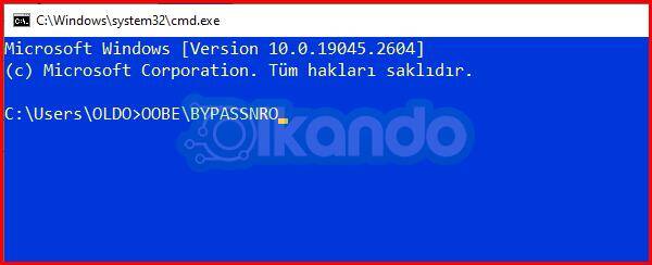 Windows kurulum ekranında açılmış komut istemi. C:\Users\OLDO isteminde OOBE\BYPASSNRO komutu yazılmış.
